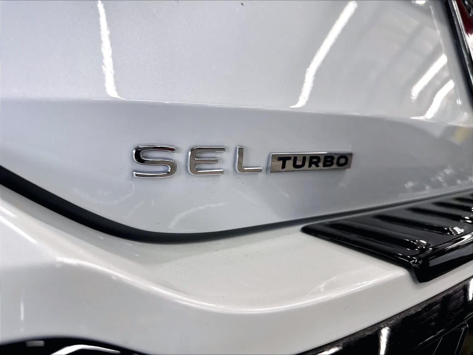 New 2026 Volkswagen Tiguan SEL R-Line AWD/4WD image 9