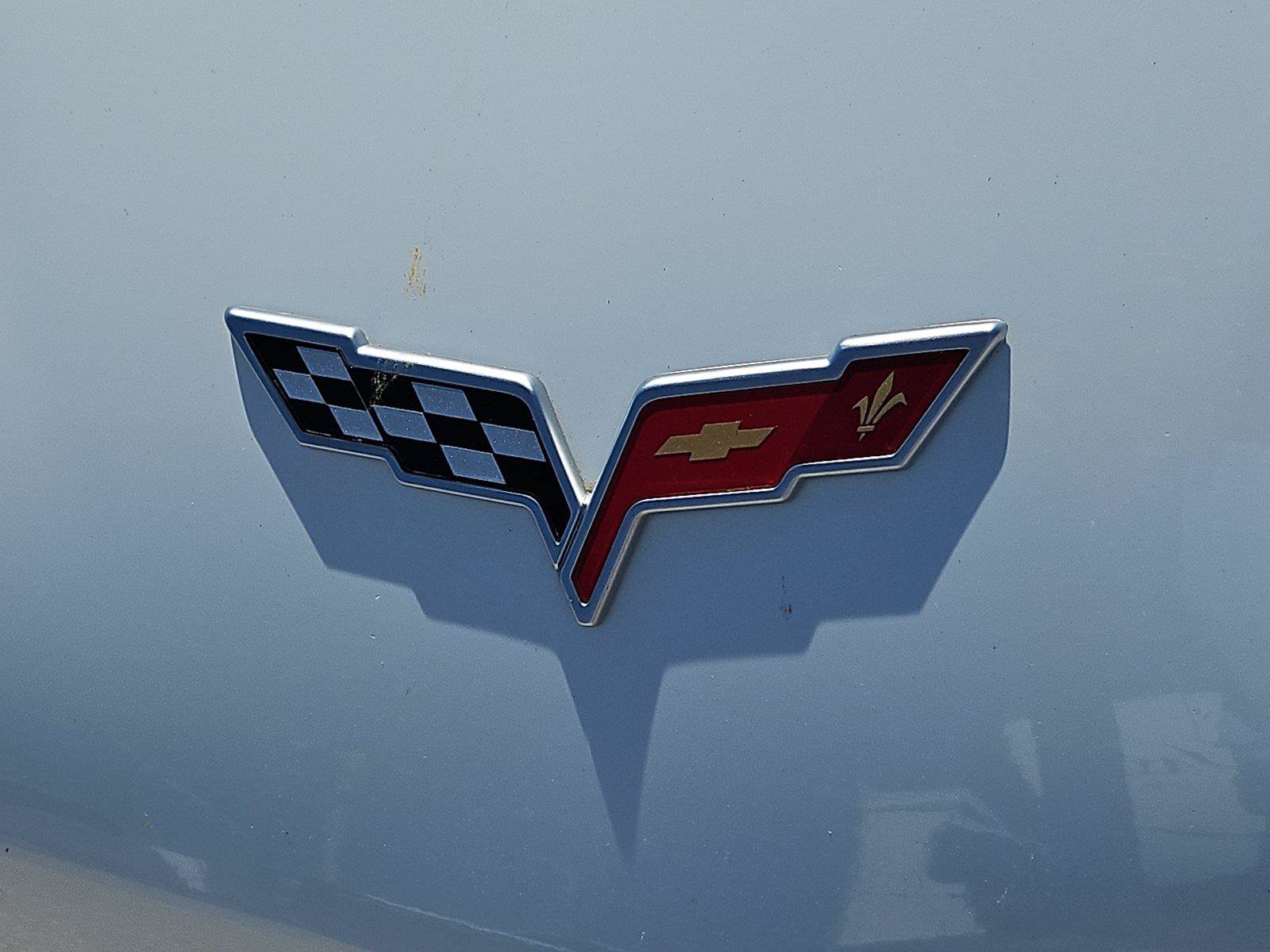 Used 2006 Chevrolet Corvette Coupe w/ Preferred Equipment Group RWD image 14