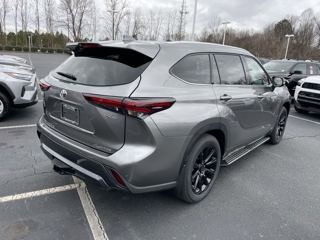 New 2026 Toyota Highlander Limited image 12