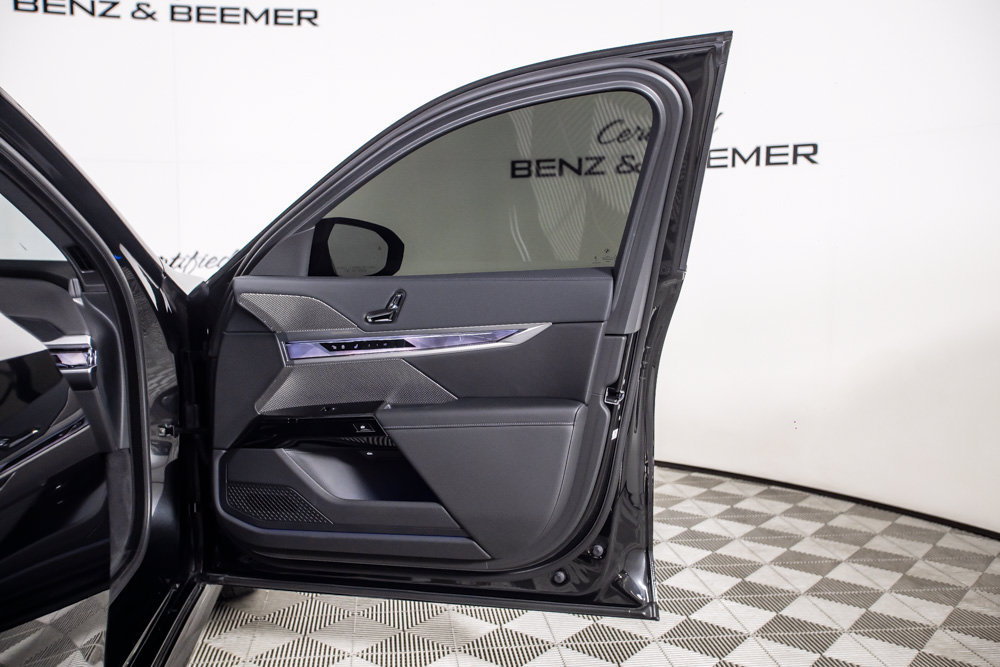 Used 2026 BMW i7 eDrive50 w/ M Sport Package RWD image 23