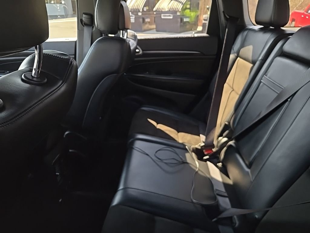 Used 2019 Jeep Grand Cherokee Altitude image 11