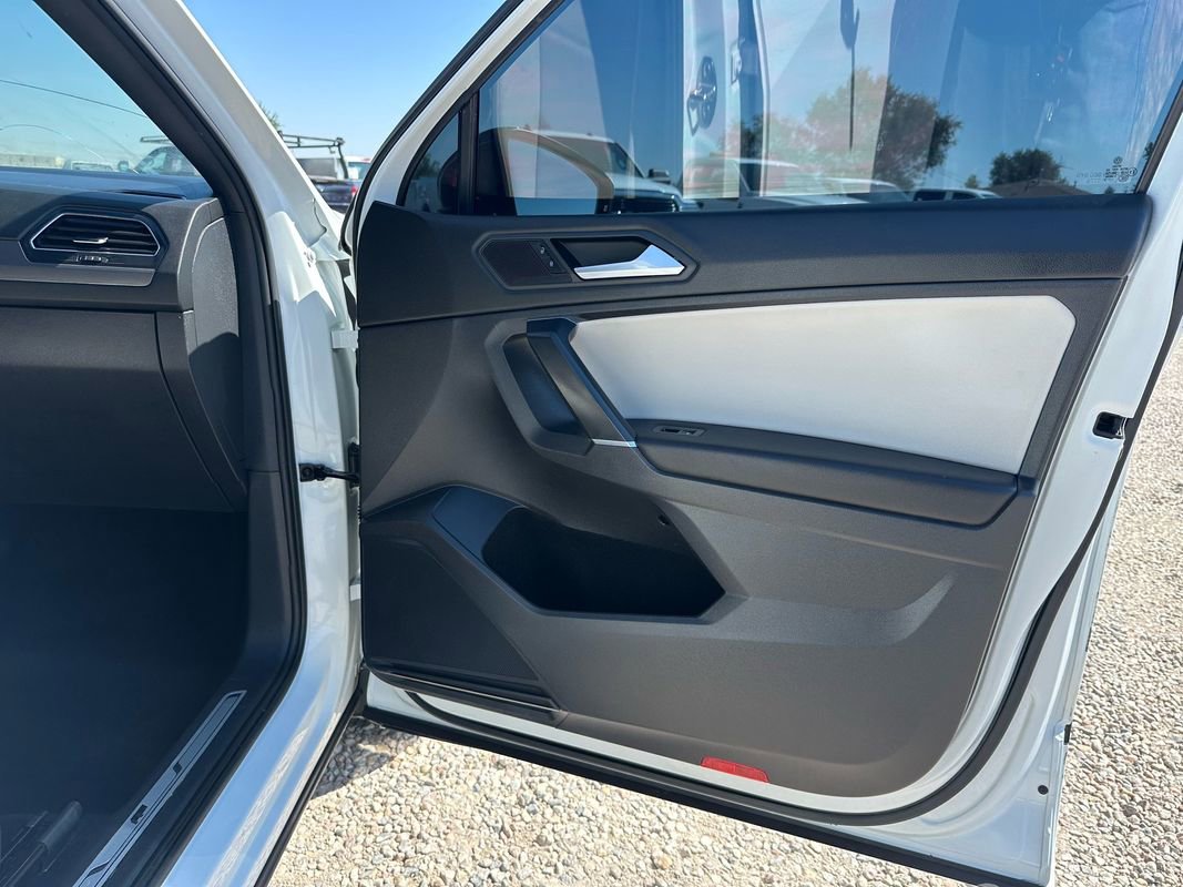 Used 2020 Volkswagen Tiguan SE R-Line w/ 3rd Row Seat Package image 13