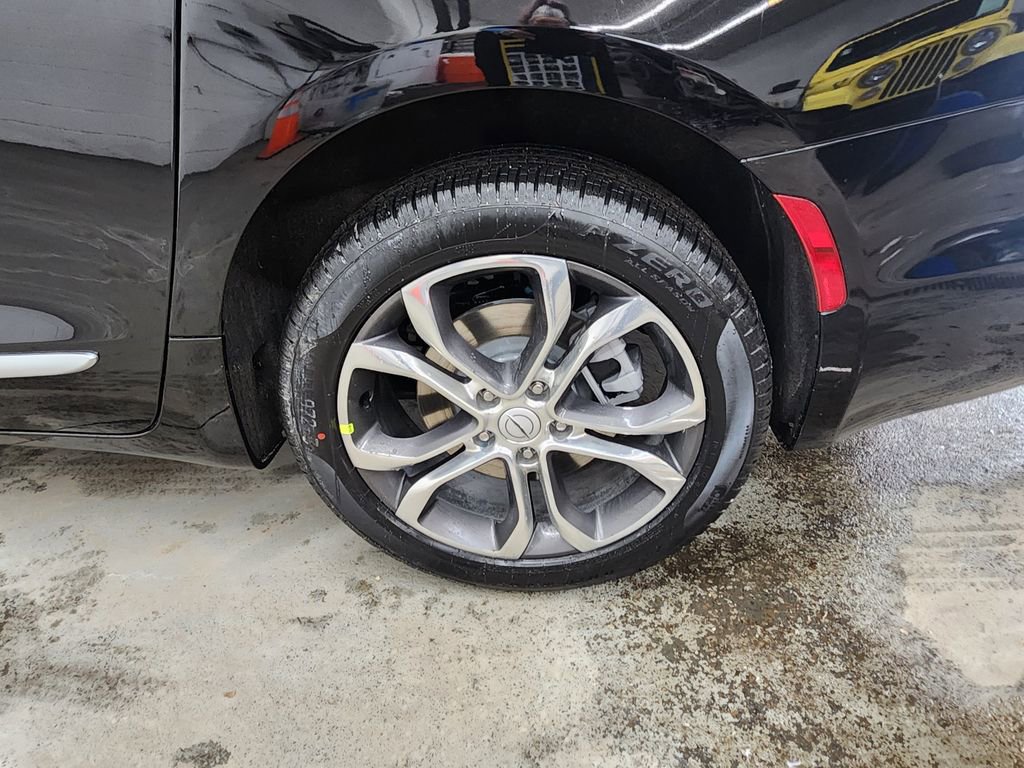 New 2026 Chrysler Pacifica Pinnacle image 22