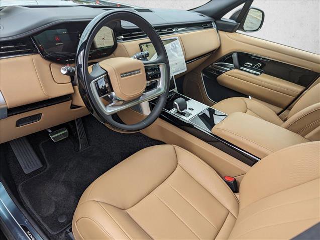 New 2025 Land Rover Range Rover SE image 3