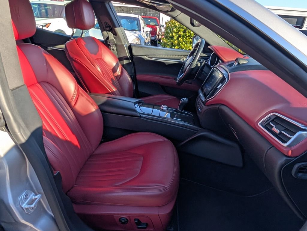 Used 2018 Maserati Ghibli S image 22