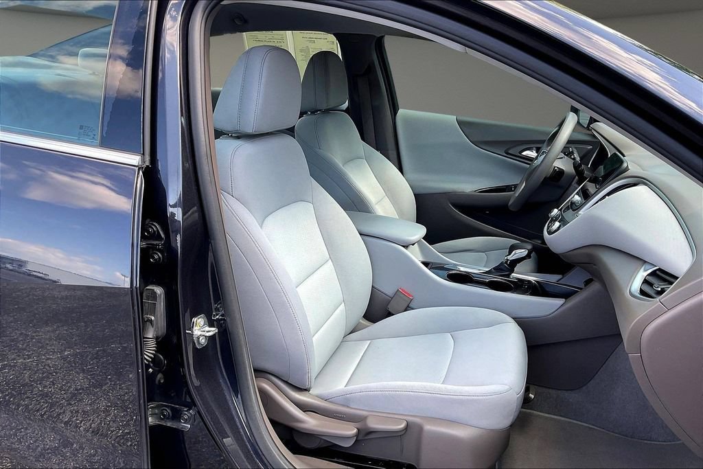 Used 2022 Chevrolet Malibu LS w/ Driver Confidence Package II FWD image 31