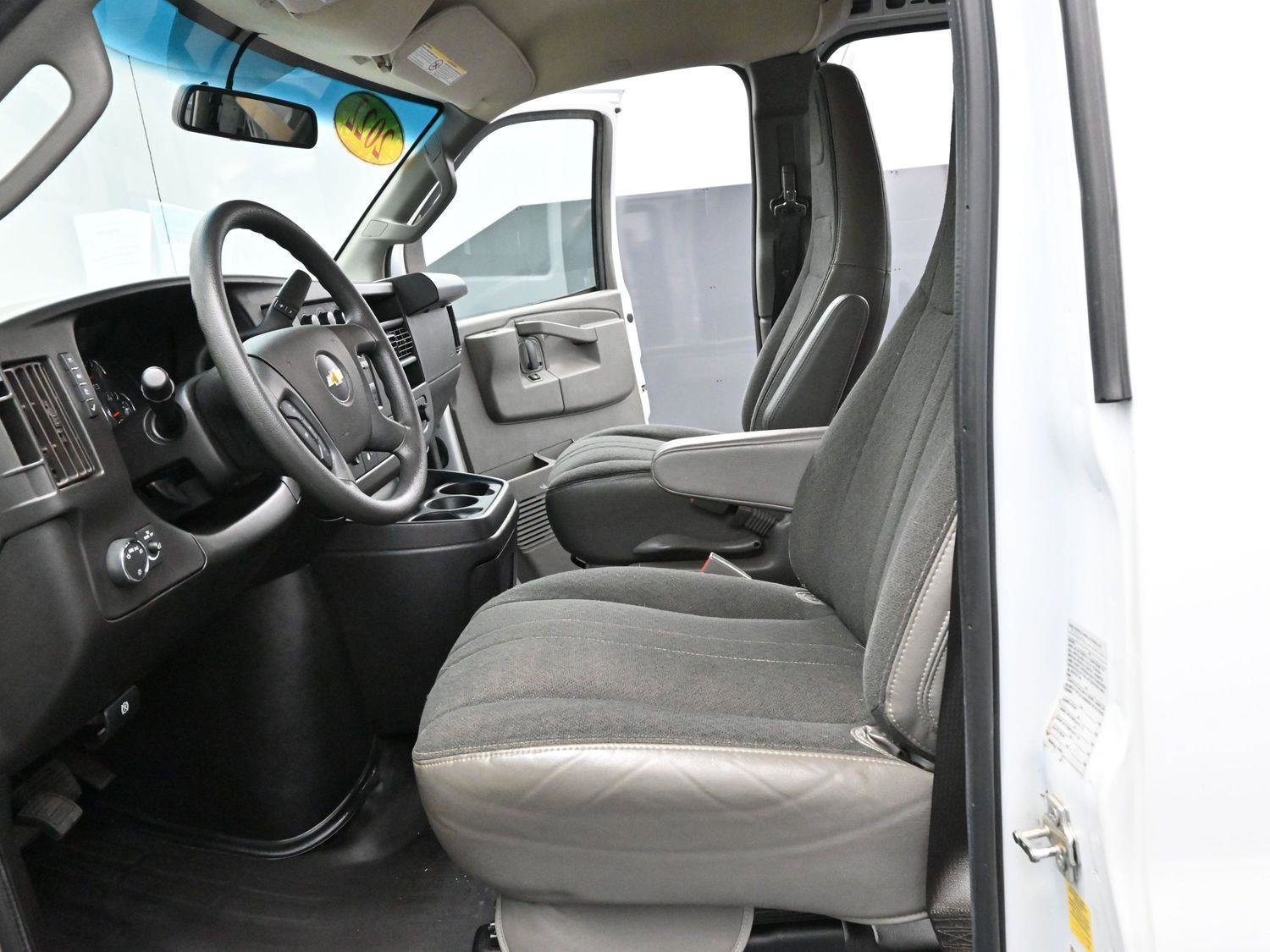 Used 2022 Chevrolet Express 2500 w/ Driver Convenience Package image 15