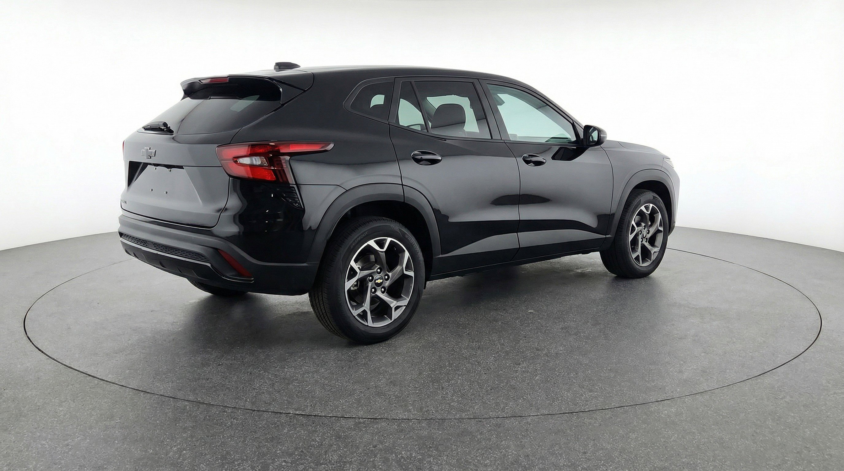 Used 2025 Chevrolet Trax LT w/ LT Convenience Package image 9