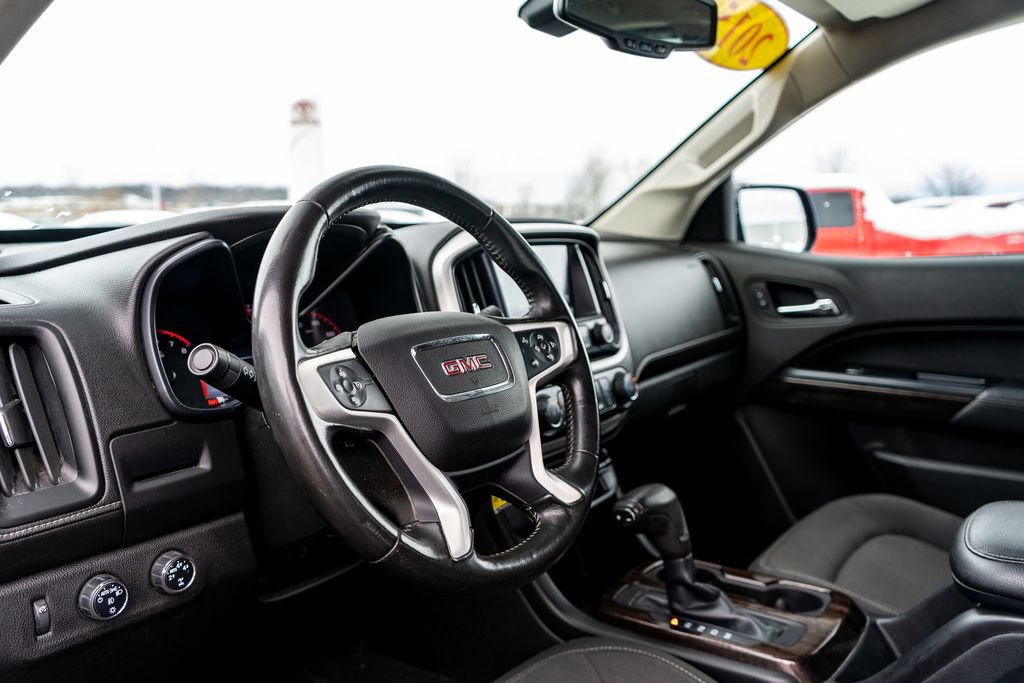 Used 2015 GMC Canyon SLE image 18
