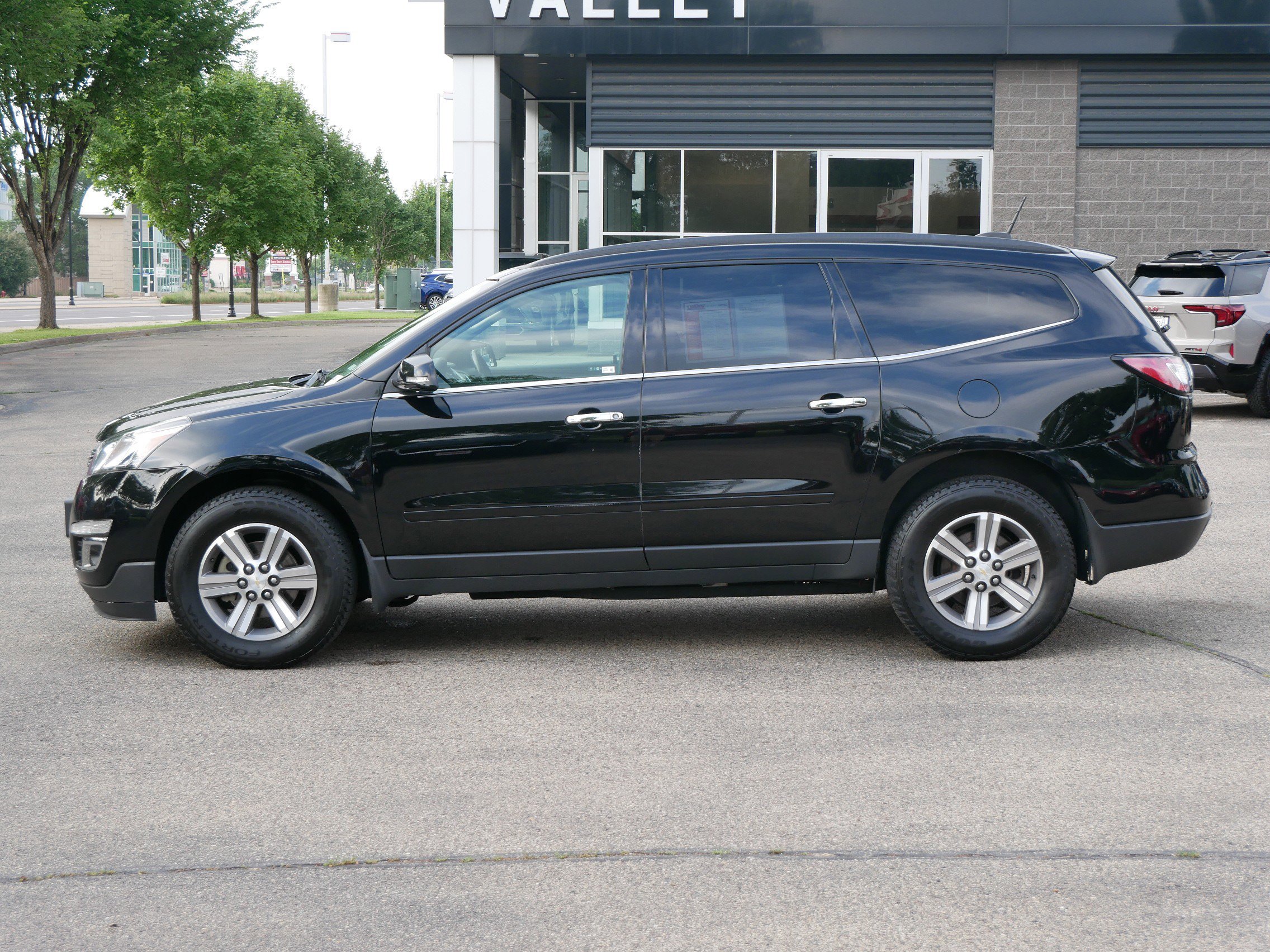Used 2017 Chevrolet Traverse LT image 5