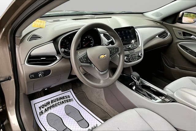 Used 2025 Chevrolet Malibu LT FWD image 14