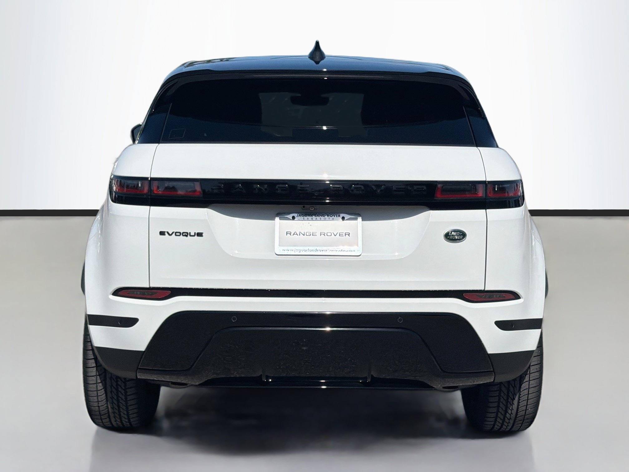 Used 2023 Land Rover Range Rover Evoque S AWD/4WD image 4