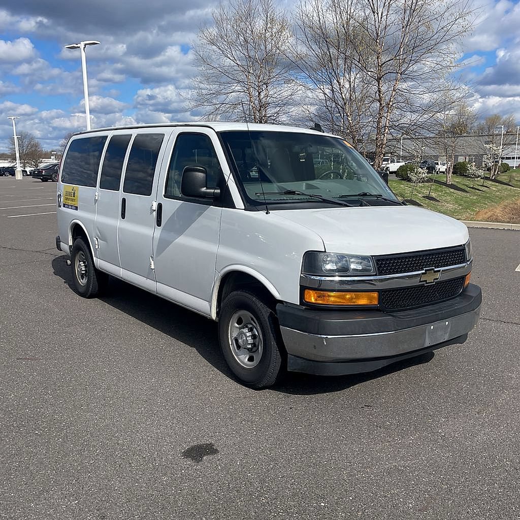 Used 2018 Chevrolet Express 3500 LT w/ LT Preferred Equipment Group RWD image 7