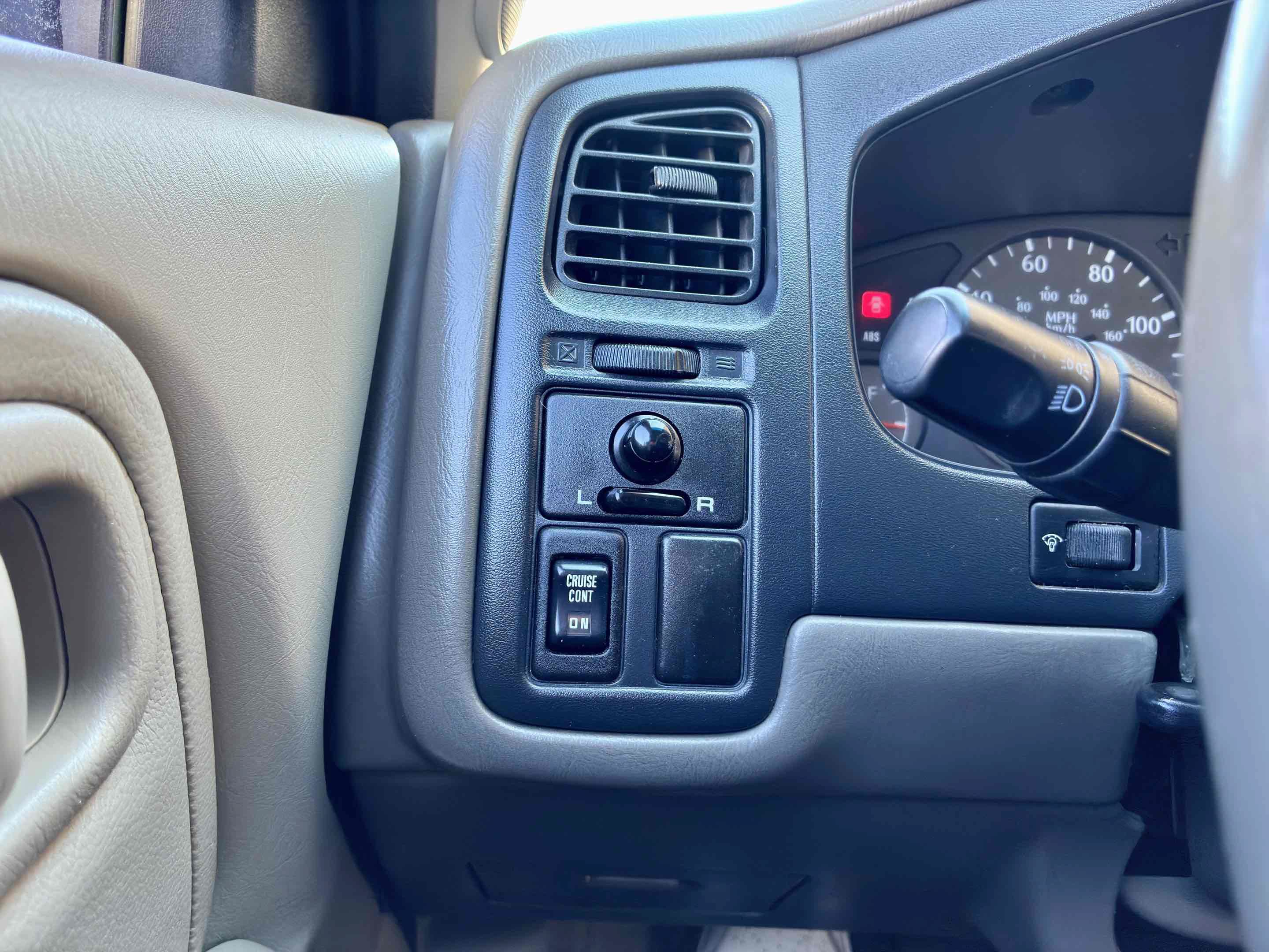 Used 1999 INFINITI G20 FWD image 27