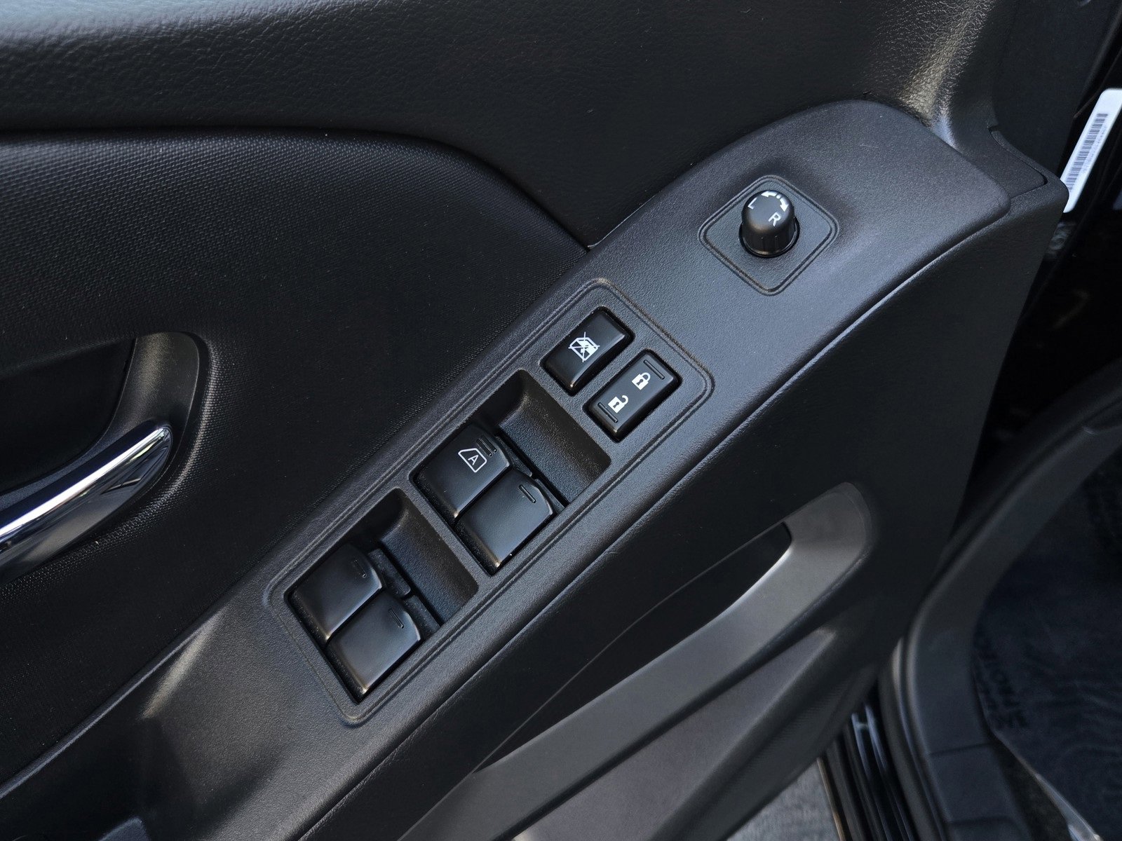 Used 2022 Nissan Frontier SV image 10