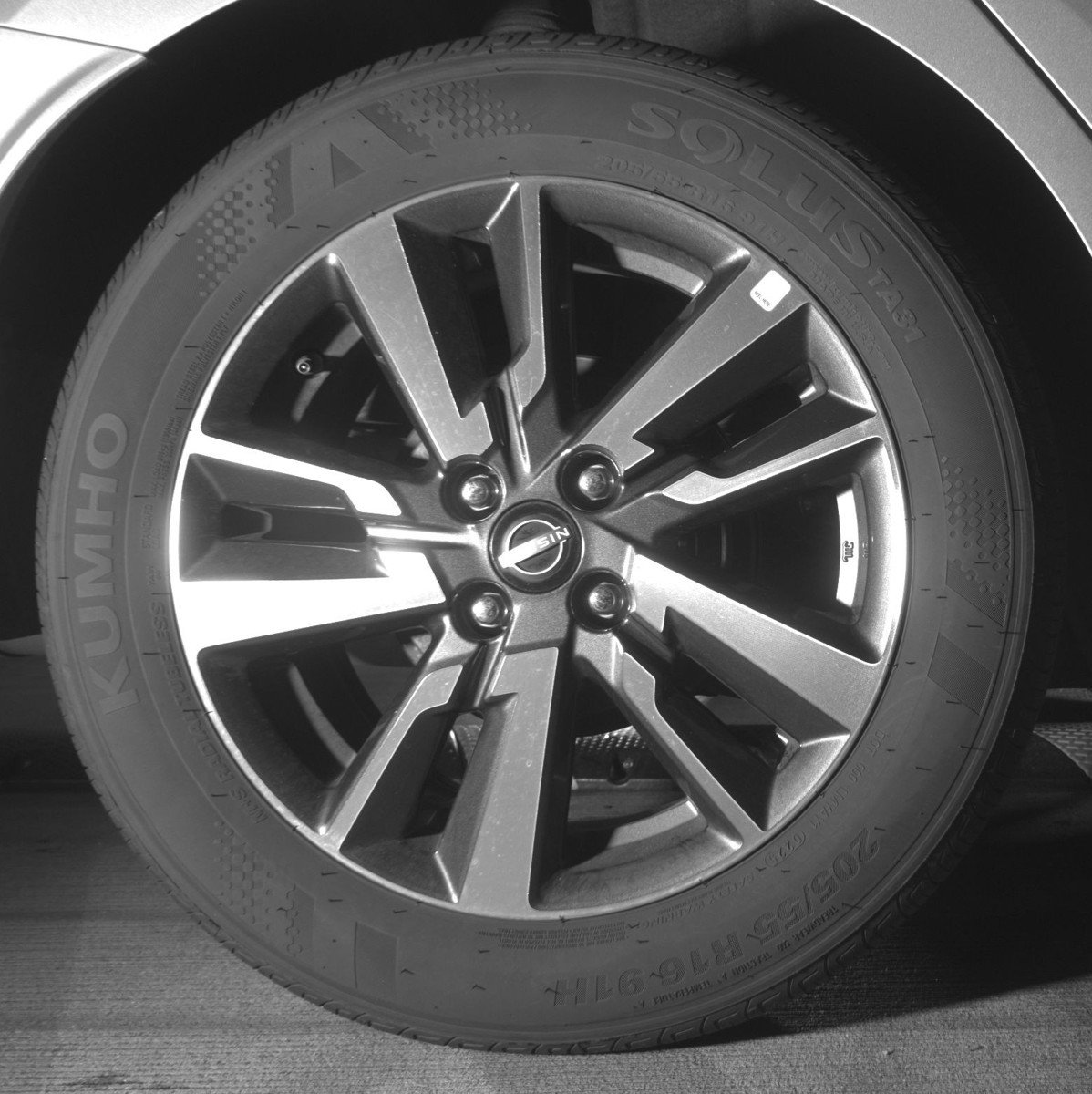 Used 2025 Nissan Versa SV image 15