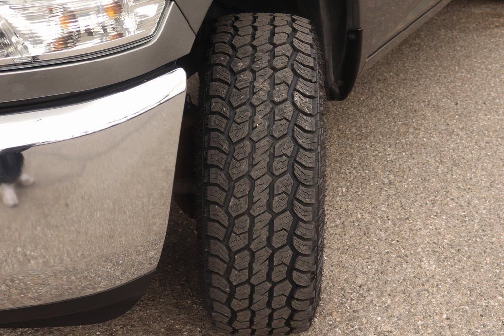 Used 2013 RAM 2500 Tradesman w/ Chrome Appearance Group image 39