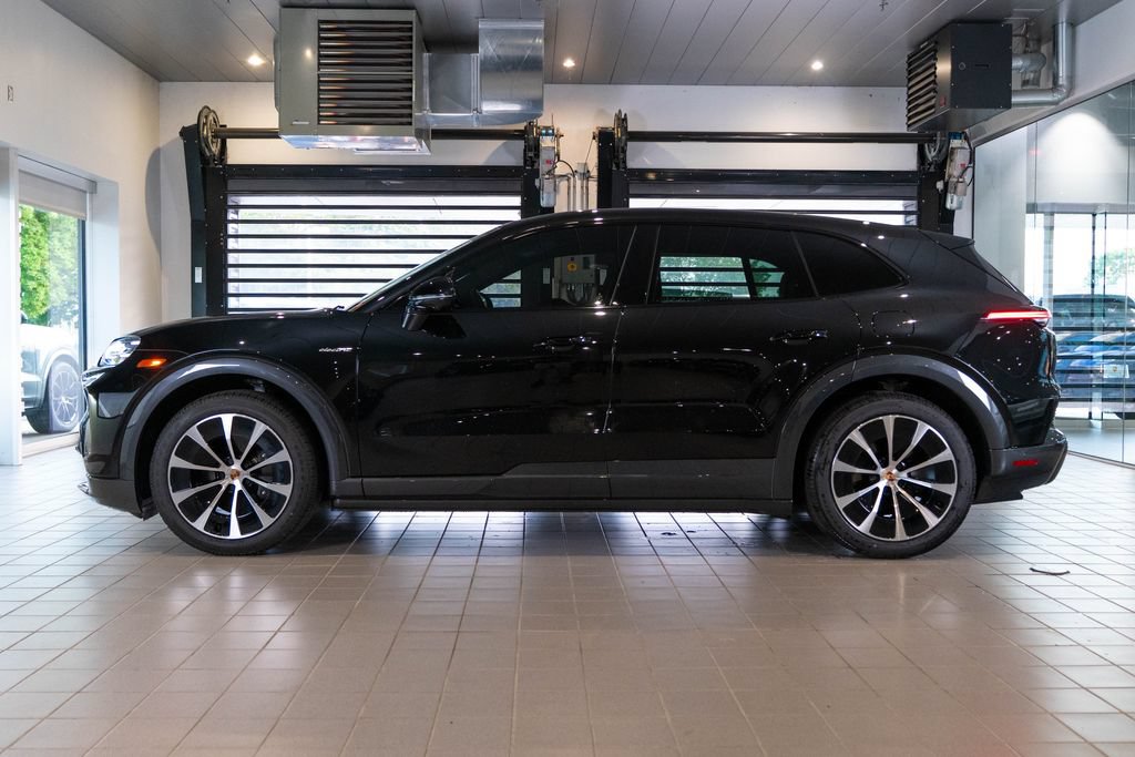 New 2026 Porsche Cayenne Electric AWD/4WD image 2