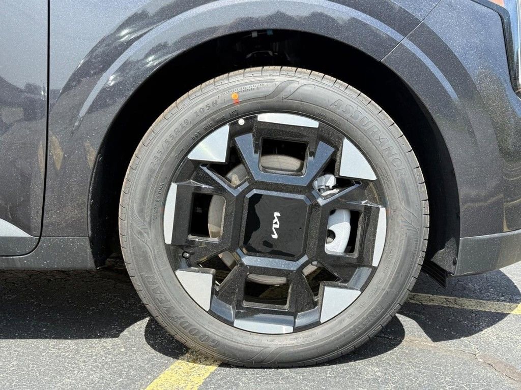 New 2026 Kia Carnival EX FWD image 11