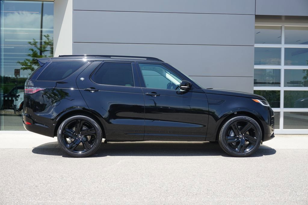 New 2025 Land Rover Discovery Dynamic SE image 7