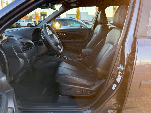 Used 2025 Subaru Forester Touring AWD/4WD image 13