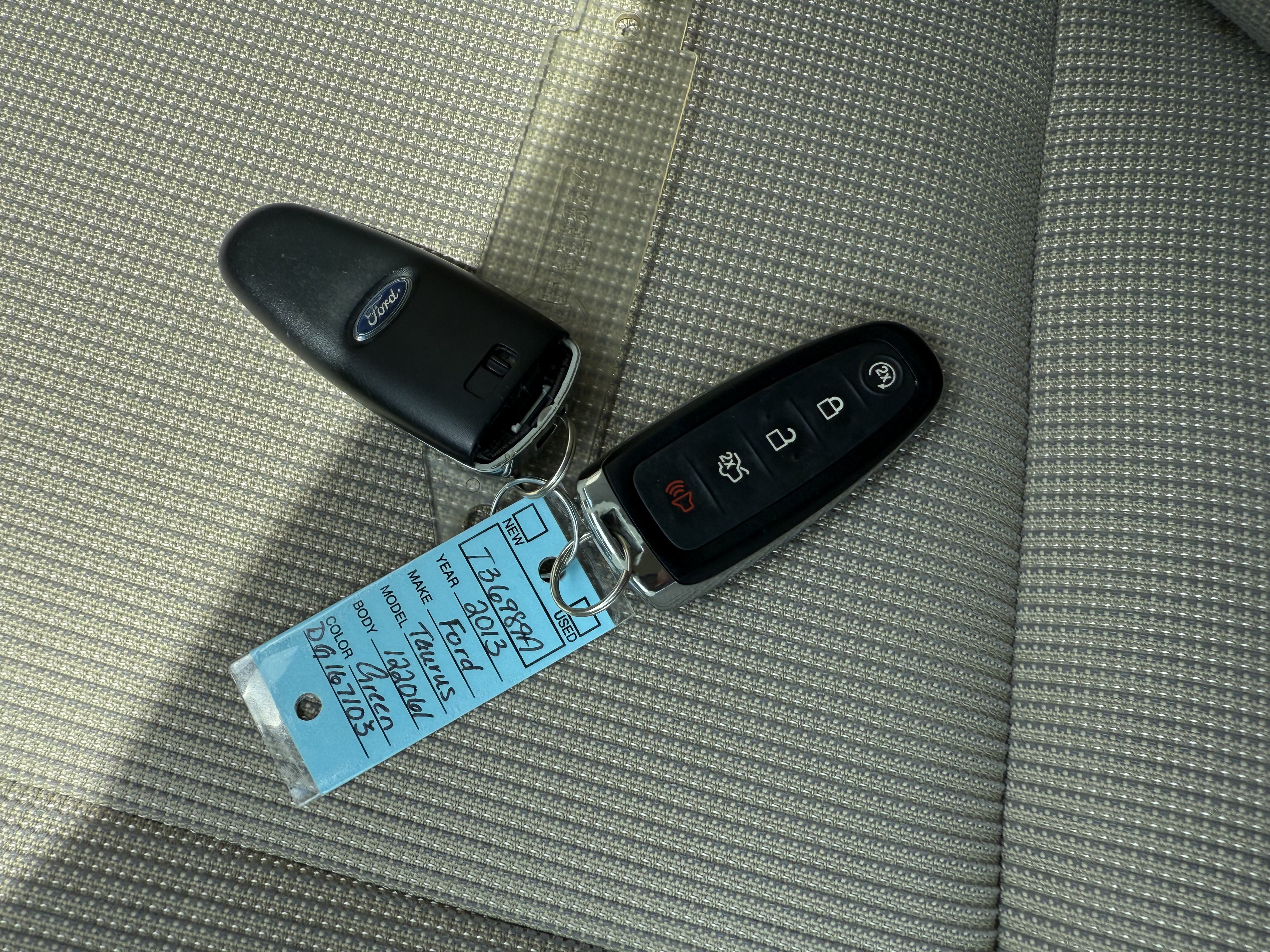 Used 2013 Ford Taurus SEL FWD image 12
