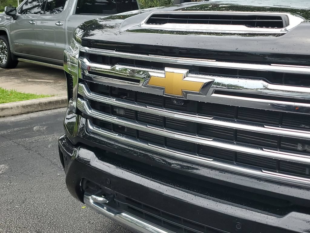 Certified 2024 Chevrolet Silverado 2500 High Country w/ Technology Package AWD/4WD image 9