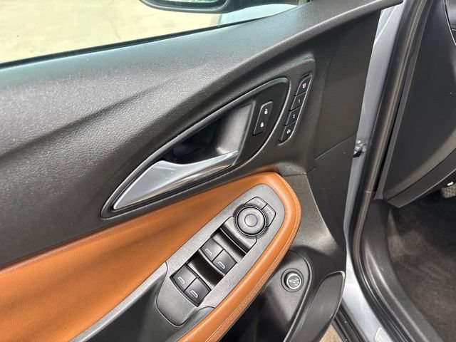 Used 2020 Buick Encore GX Essence FWD image 18
