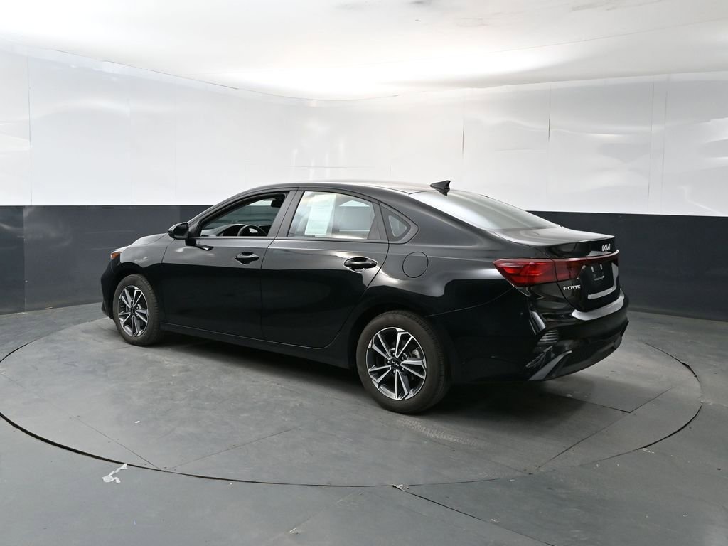 Used 2023 Kia Forte LXS FWD image 3