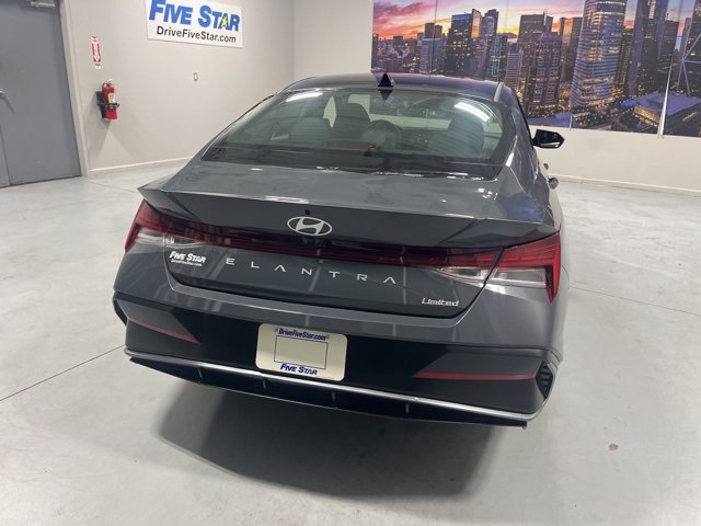 Certified 2025 Hyundai Elantra Limited image 27