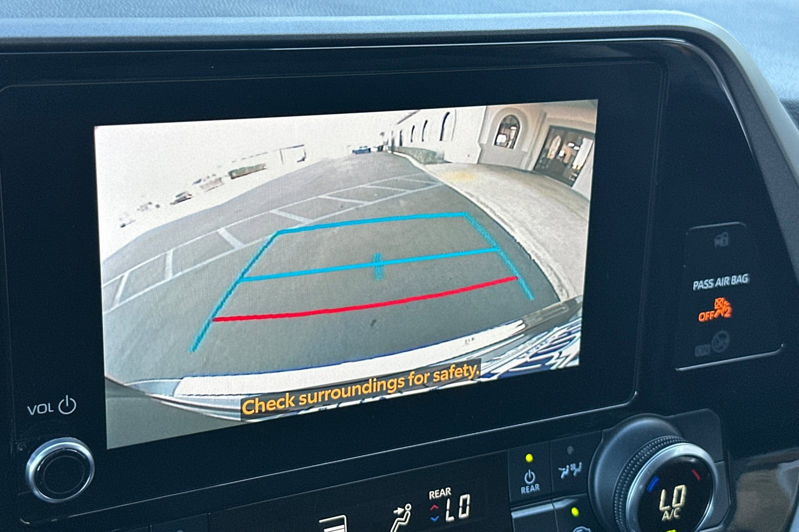 Used 2023 Toyota Highlander LE image 20