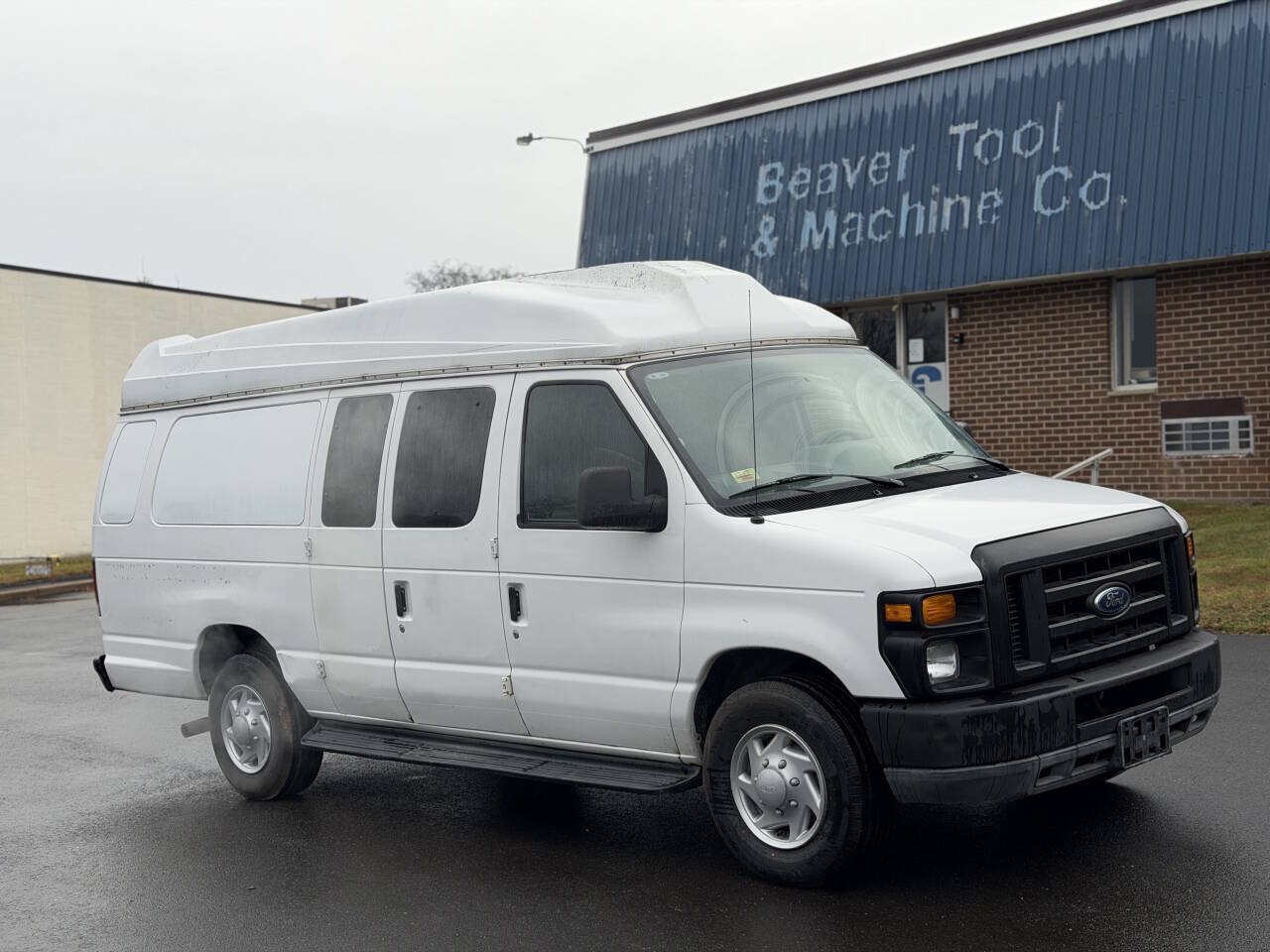 Used 2010 Ford E-350 and Econoline 350 XLT RWD image 5