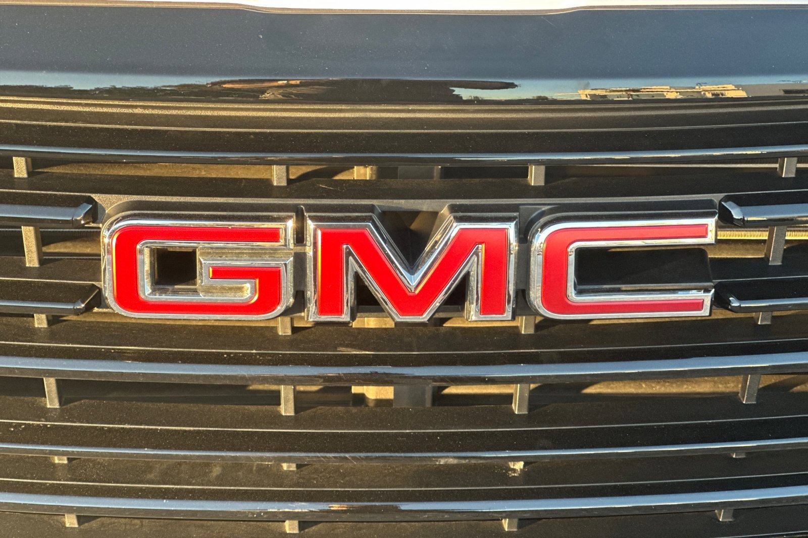 Used 2024 GMC Terrain SLE w/ Elevation Edition image 38