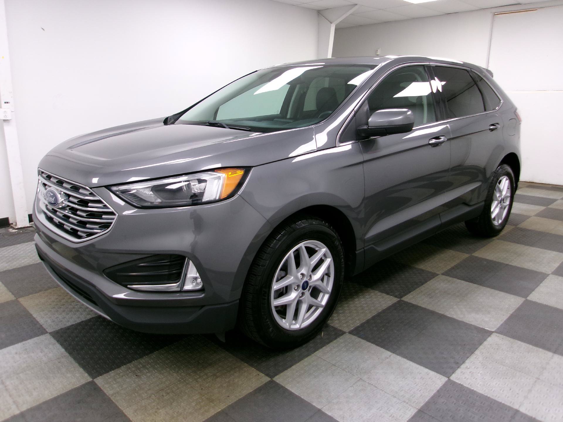 Used 2022 Ford Edge SEL w/ Convenience Package