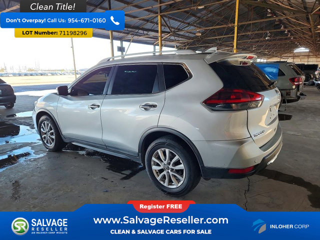 Used 2019 Nissan Rogue SV FWD image 3