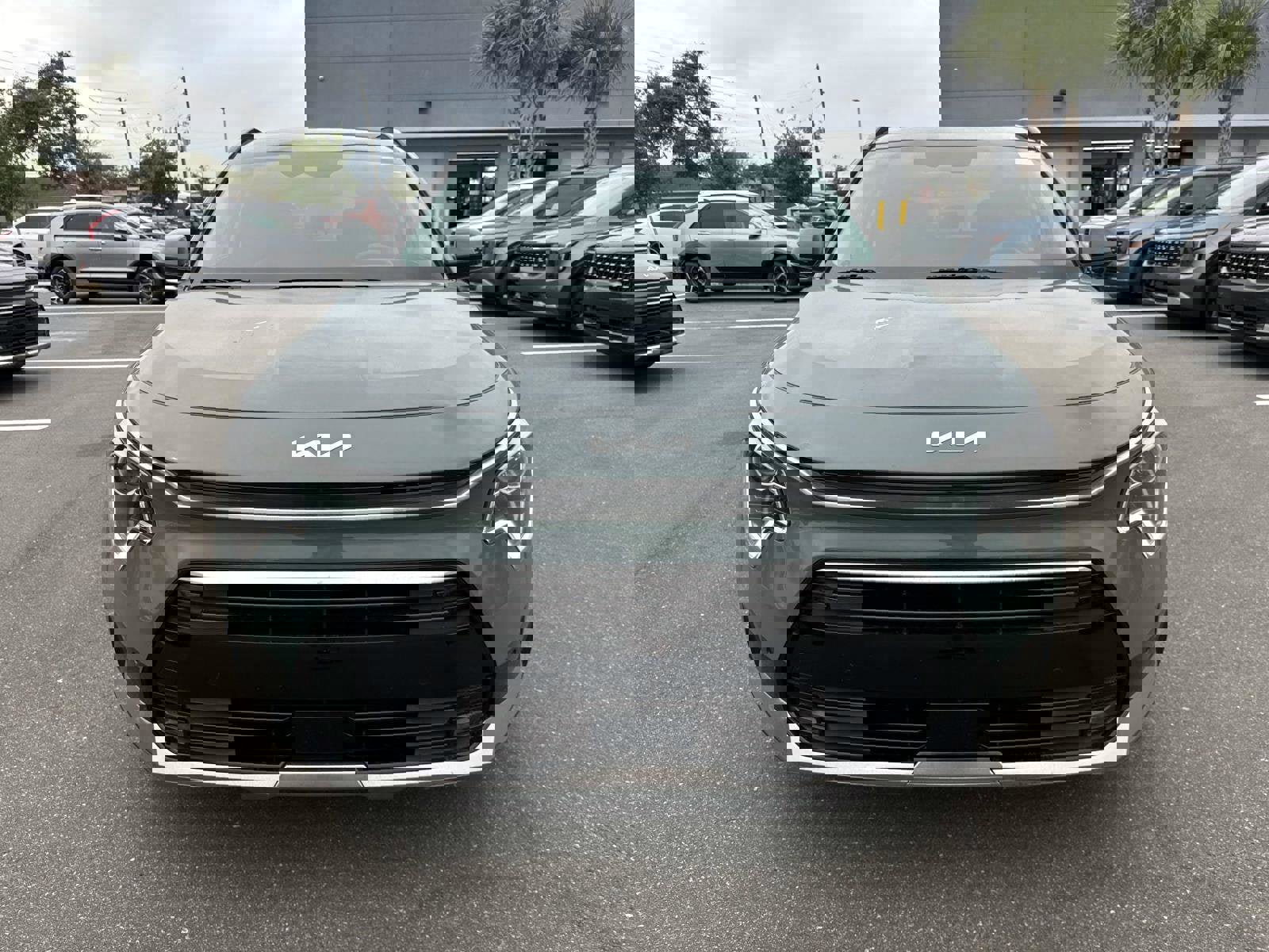 New 2025 Kia Niro SX image 2