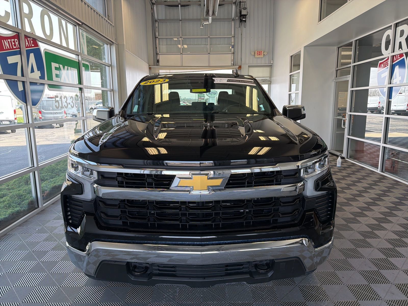 Used 2023 Chevrolet Silverado 1500 LT AWD/4WD image 2