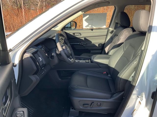 New 2025 Nissan Pathfinder SV AWD/4WD image 13