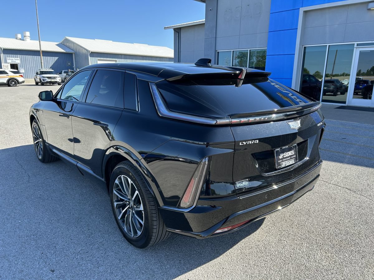 Used 2024 Cadillac Lyriq Sport AWD/4WD image 6