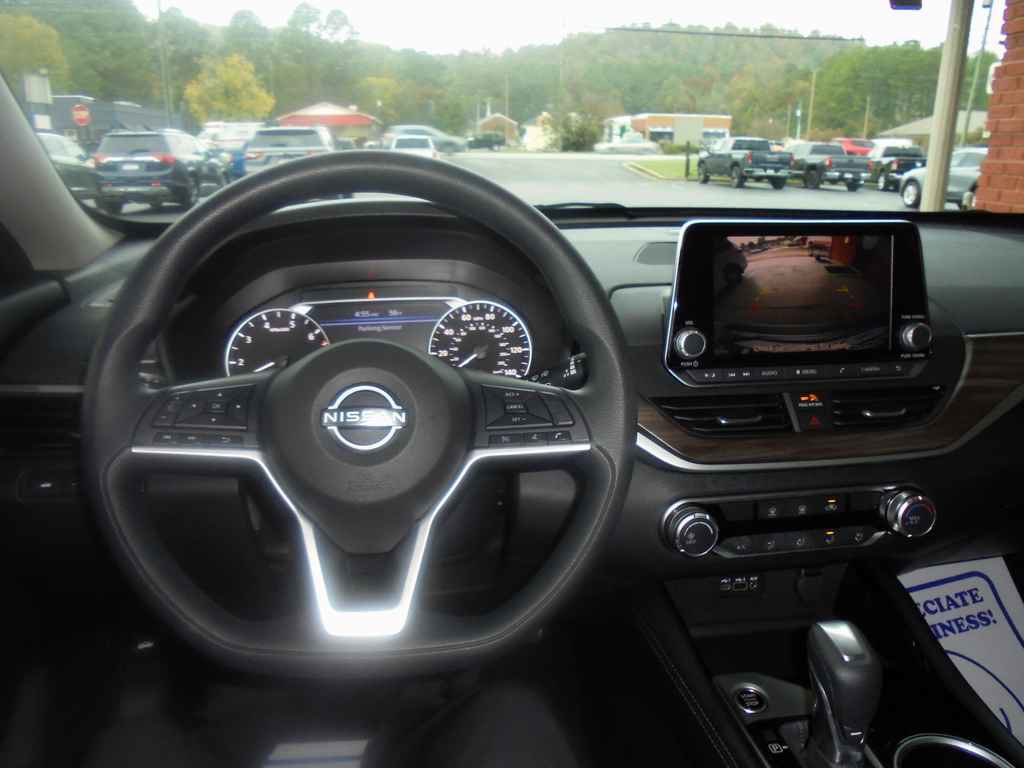 Used 2023 Nissan Altima 2.5 SV image 6