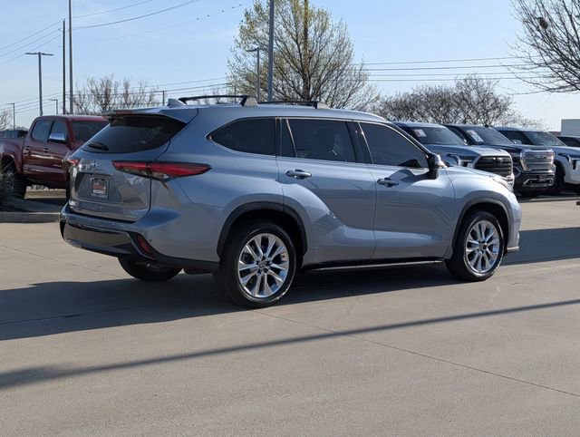 Used 2022 Toyota Highlander Limited image 6