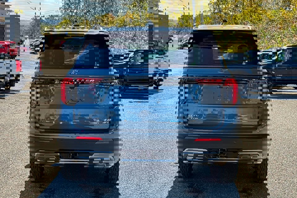New 2025 Ford Explorer Active w/ Active Comfort Package image 4