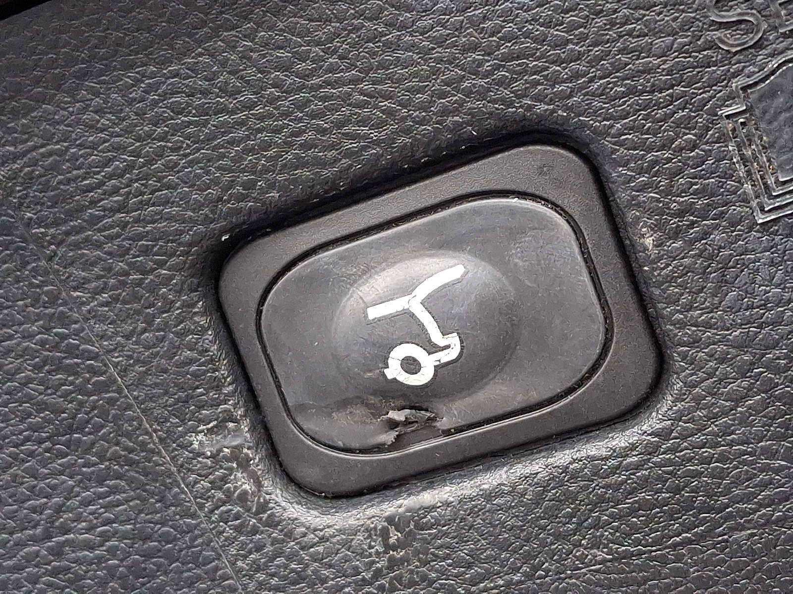 Used 2022 Ford Edge SEL w/ Convenience Package image 30