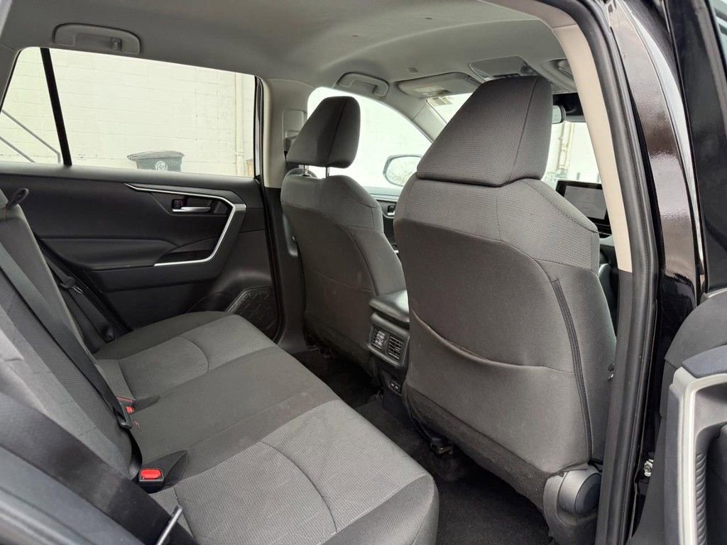 Used 2025 Toyota RAV4 XLE image 11