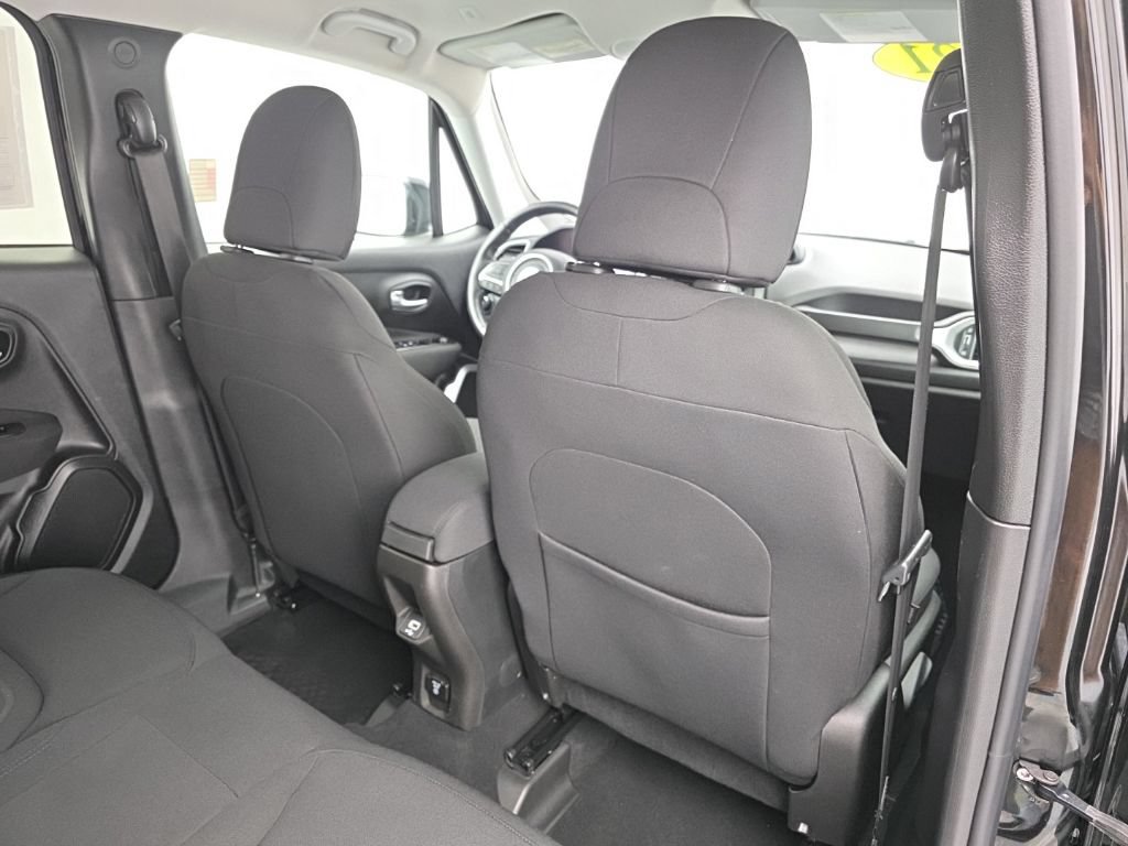 Used 2021 Jeep Renegade Latitude w/ Convenience Group AWD/4WD image 44