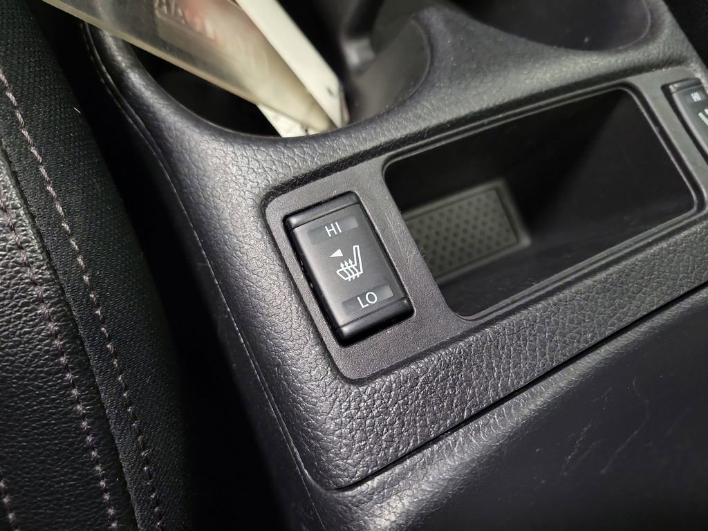 Used 2020 Nissan Rogue SL w/ Premium Package image 17