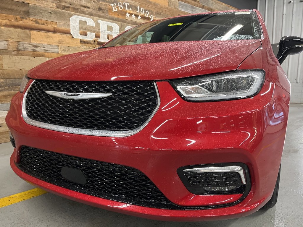 New 2026 Chrysler Pacifica Select image 10
