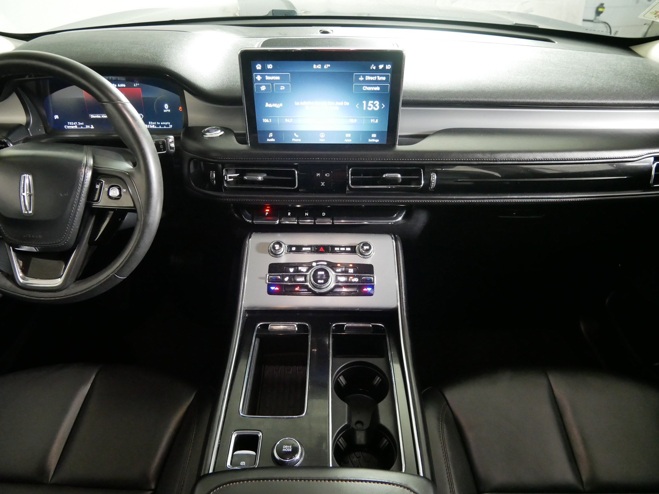 Used 2023 Lincoln Aviator AWD image 10