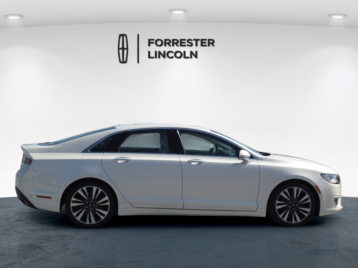 Used 2020 Lincoln MKZ Reserve w/ Monochromatic Package AWD/4WD image 2