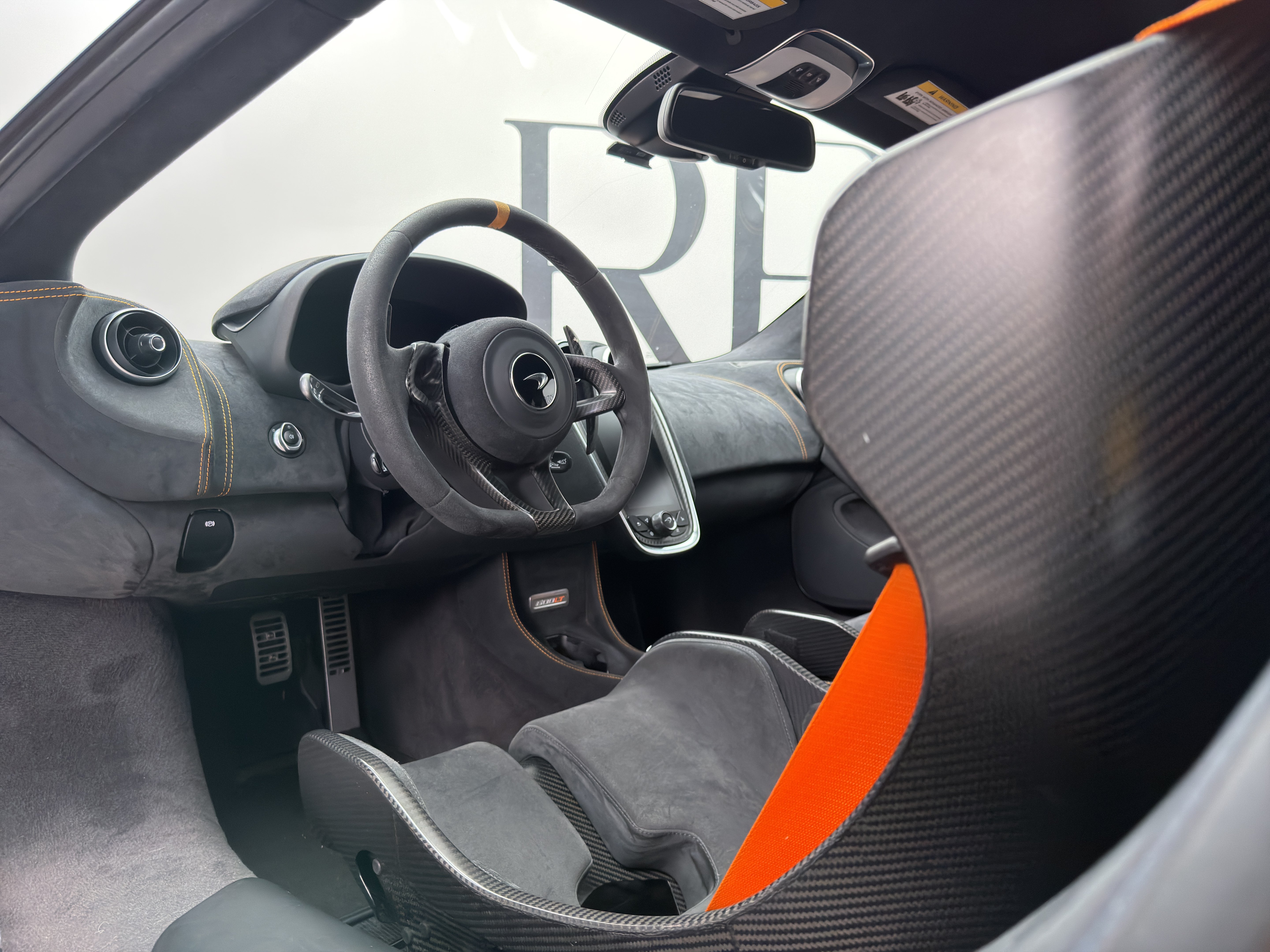 Used 2019 McLaren 600LT RWD image 16